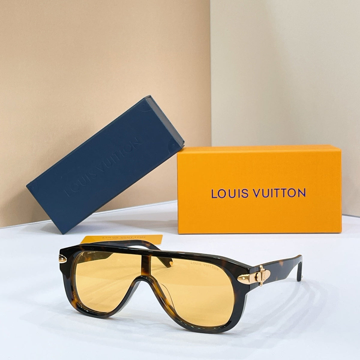 Louis Vuitton Z6087U Sunglasses