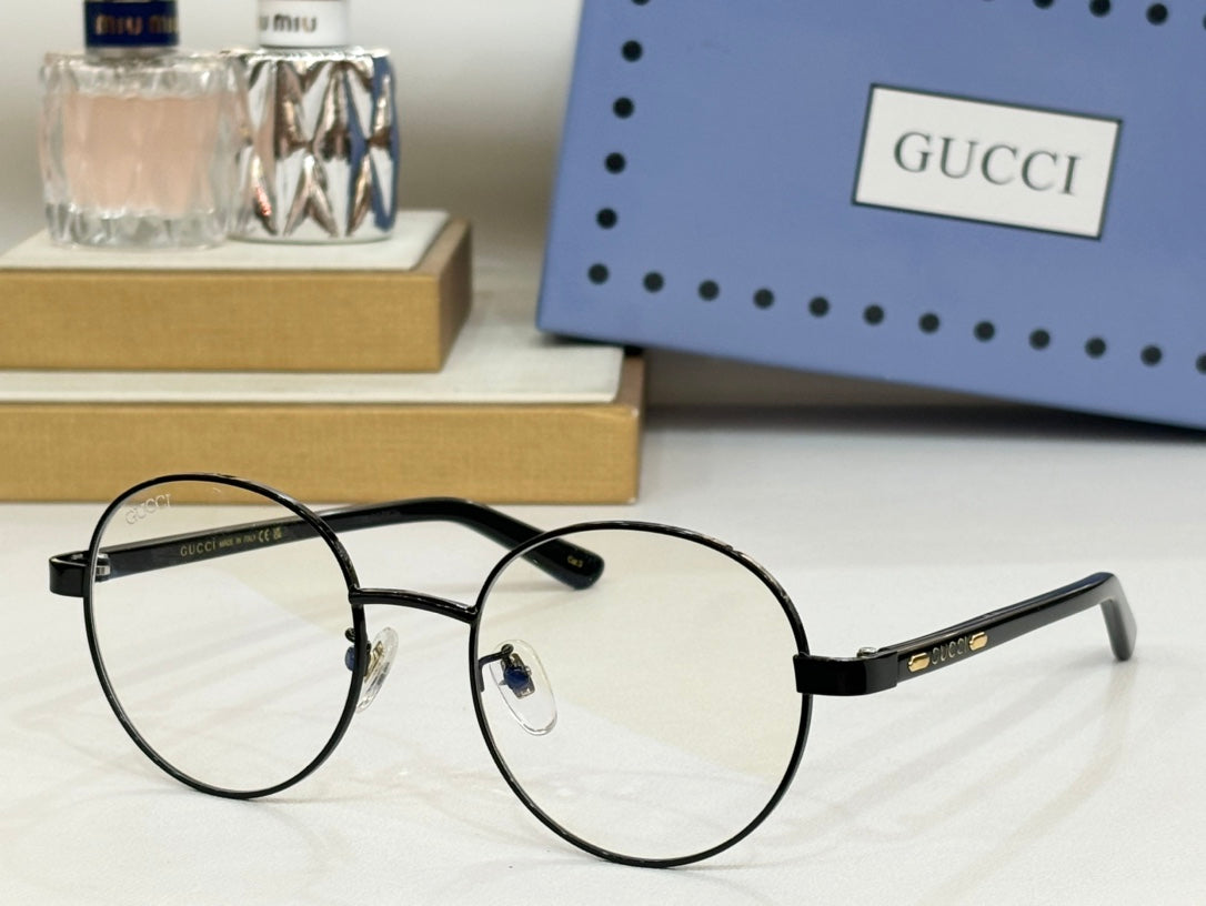Gucci GG1585O Eyeglass Frames